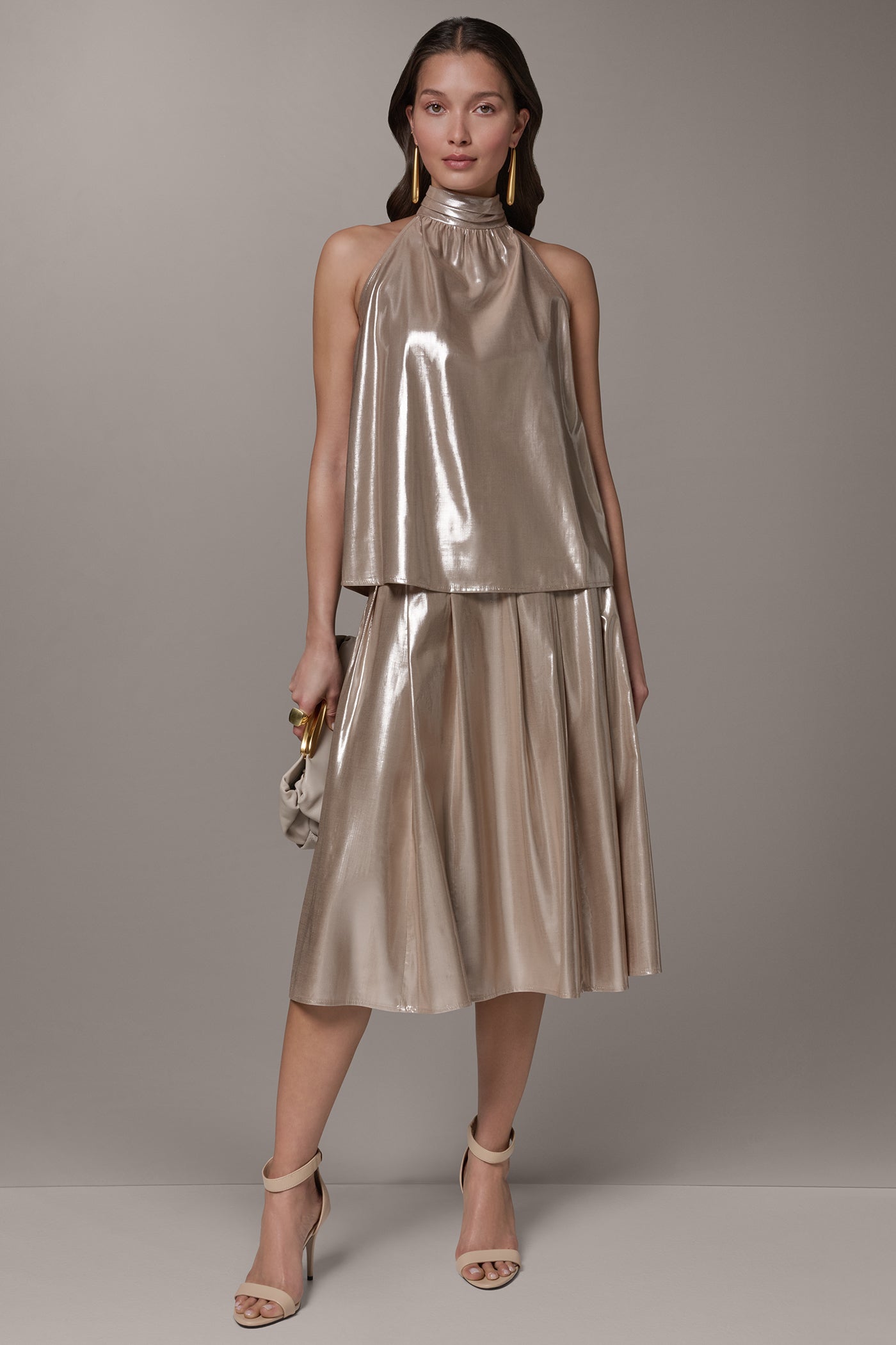 SLEEVELESS METALLIC HALTER TOP