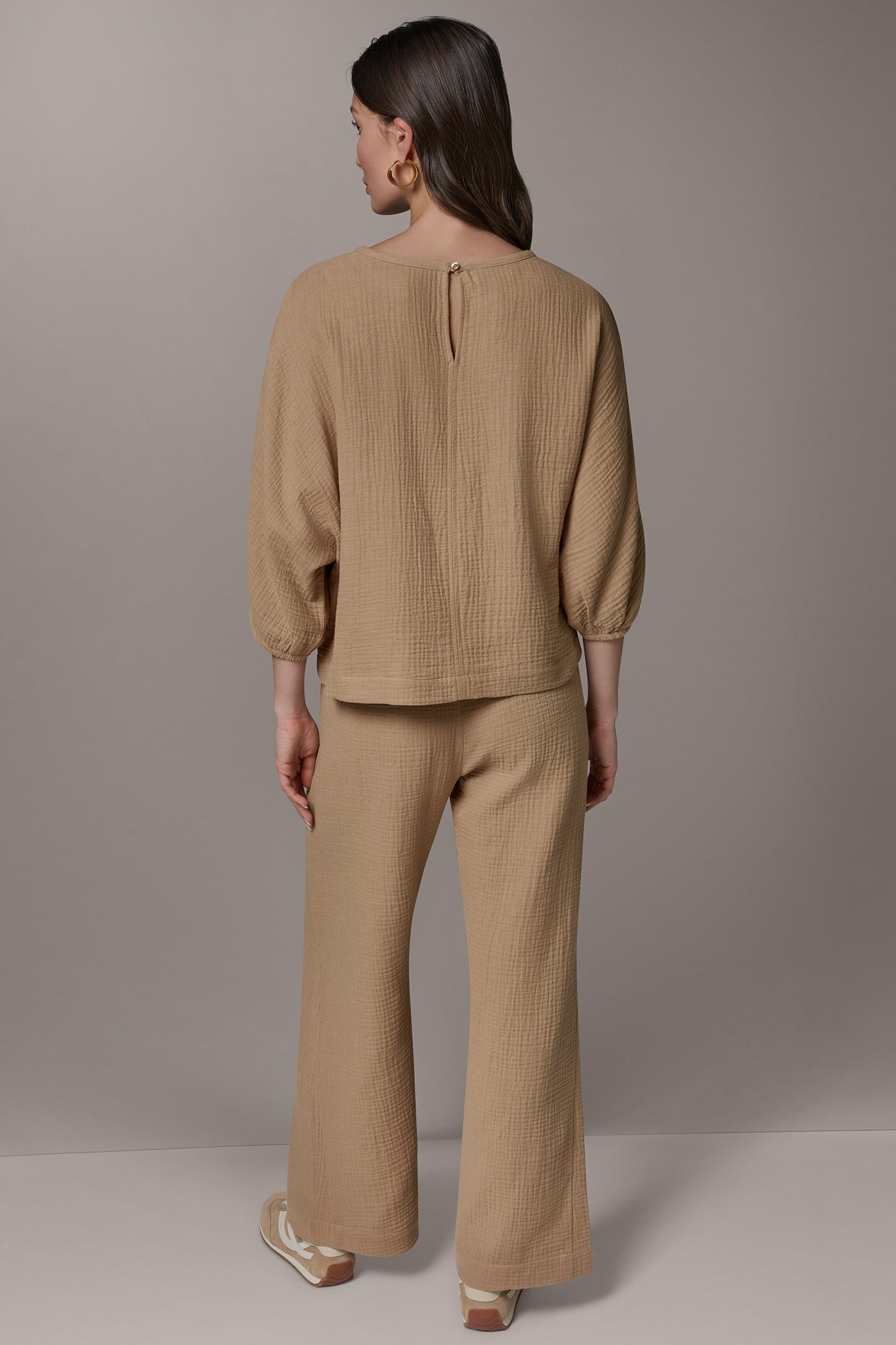 3/4 SLEEVE TWIST CUFF BLOUSE