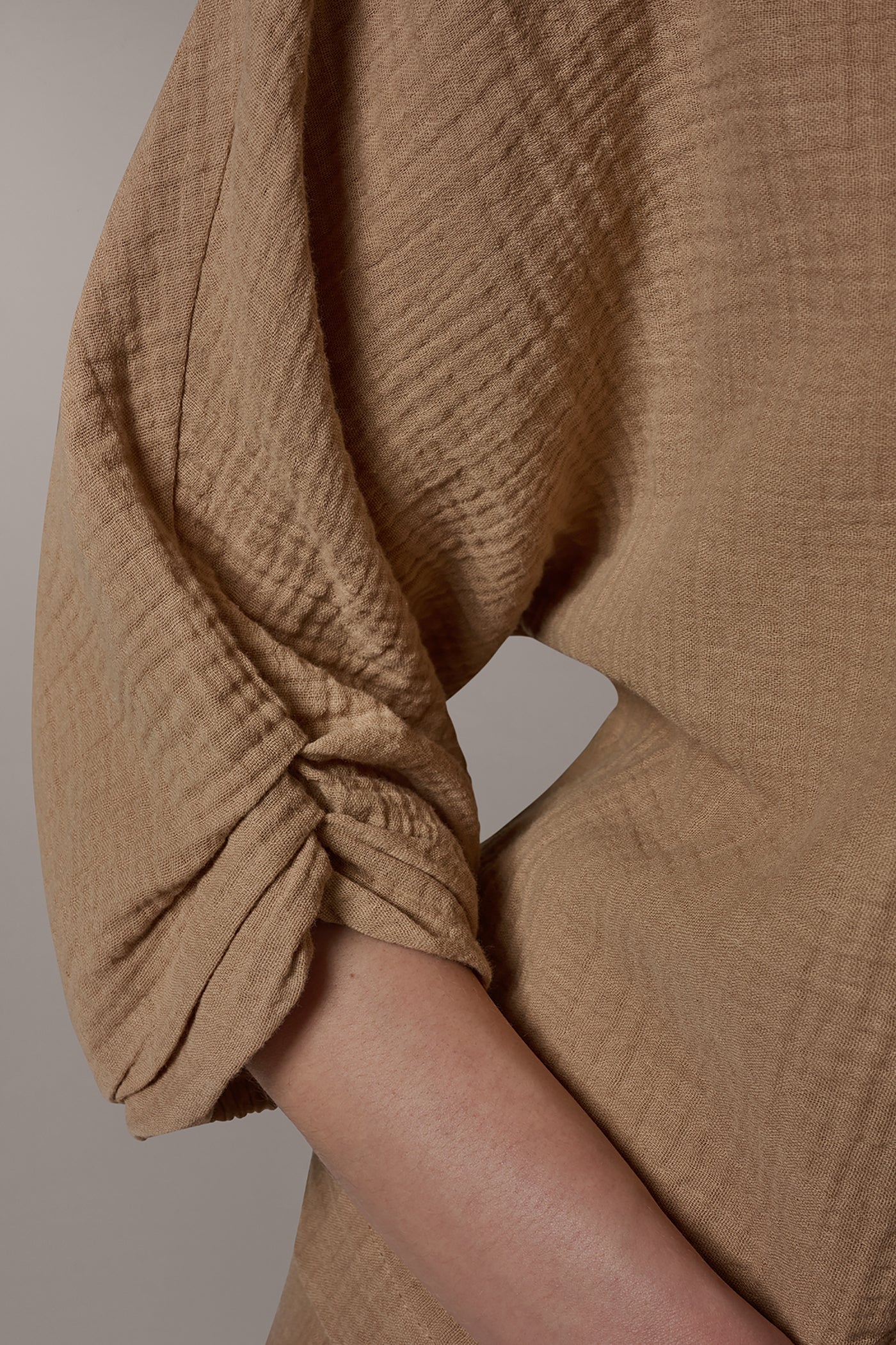 3/4 SLEEVE TWIST CUFF BLOUSE