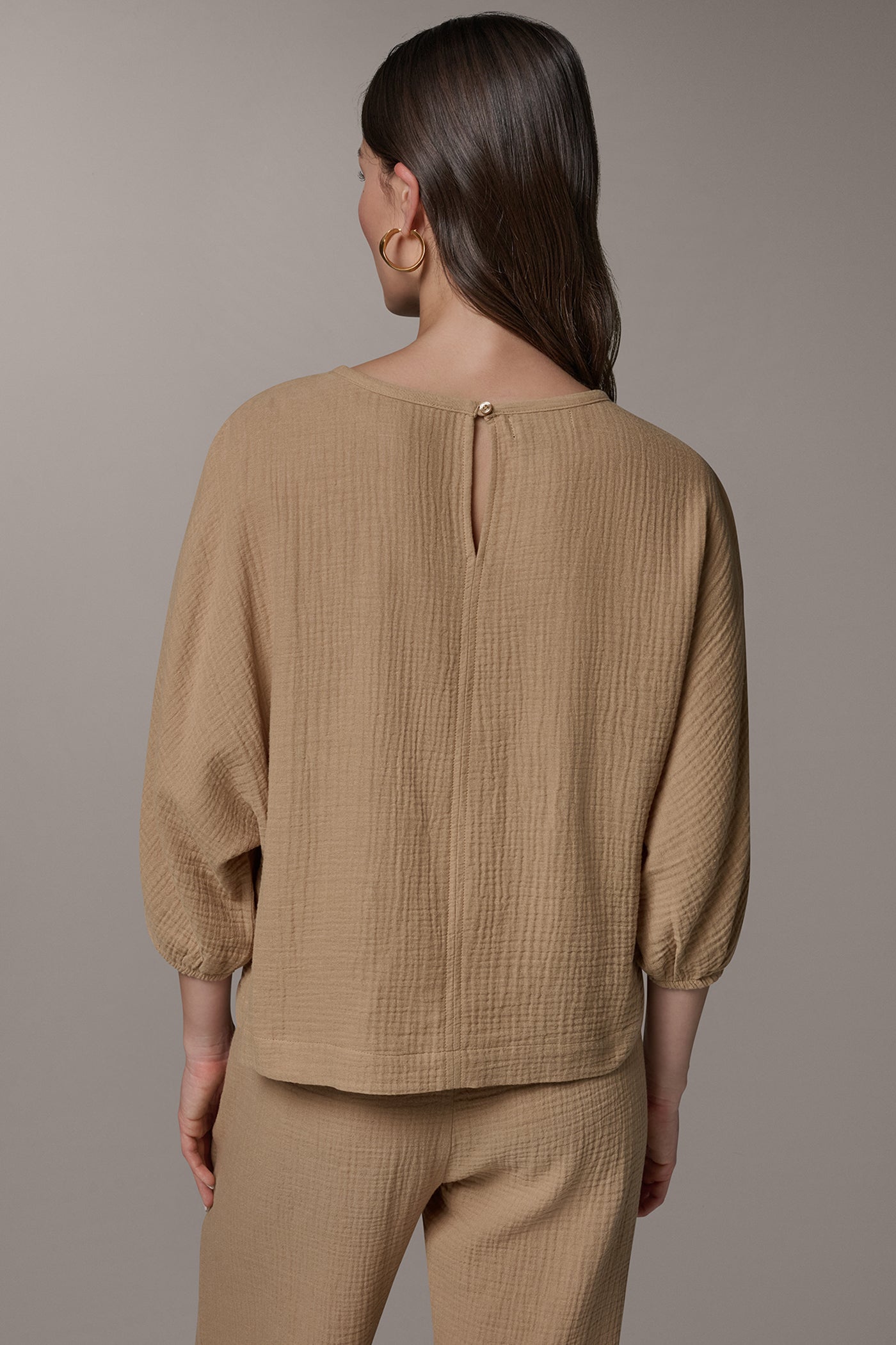 3/4 SLEEVE TWIST CUFF BLOUSE