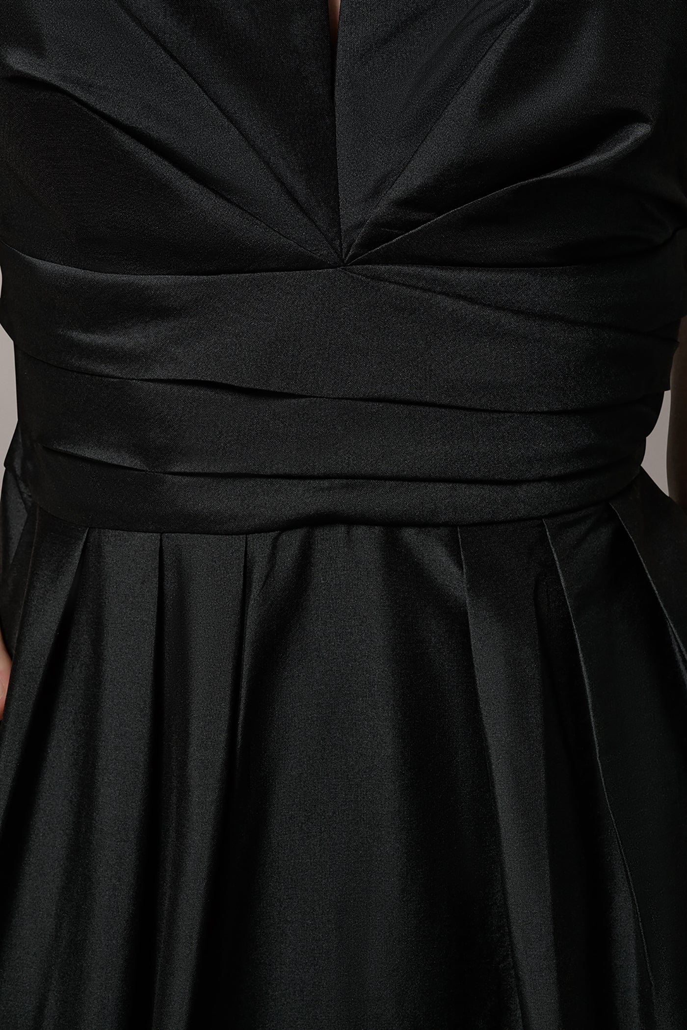 SLEEVELESS V-NECK TAFFETA MIDI COCKTAIL DRESS