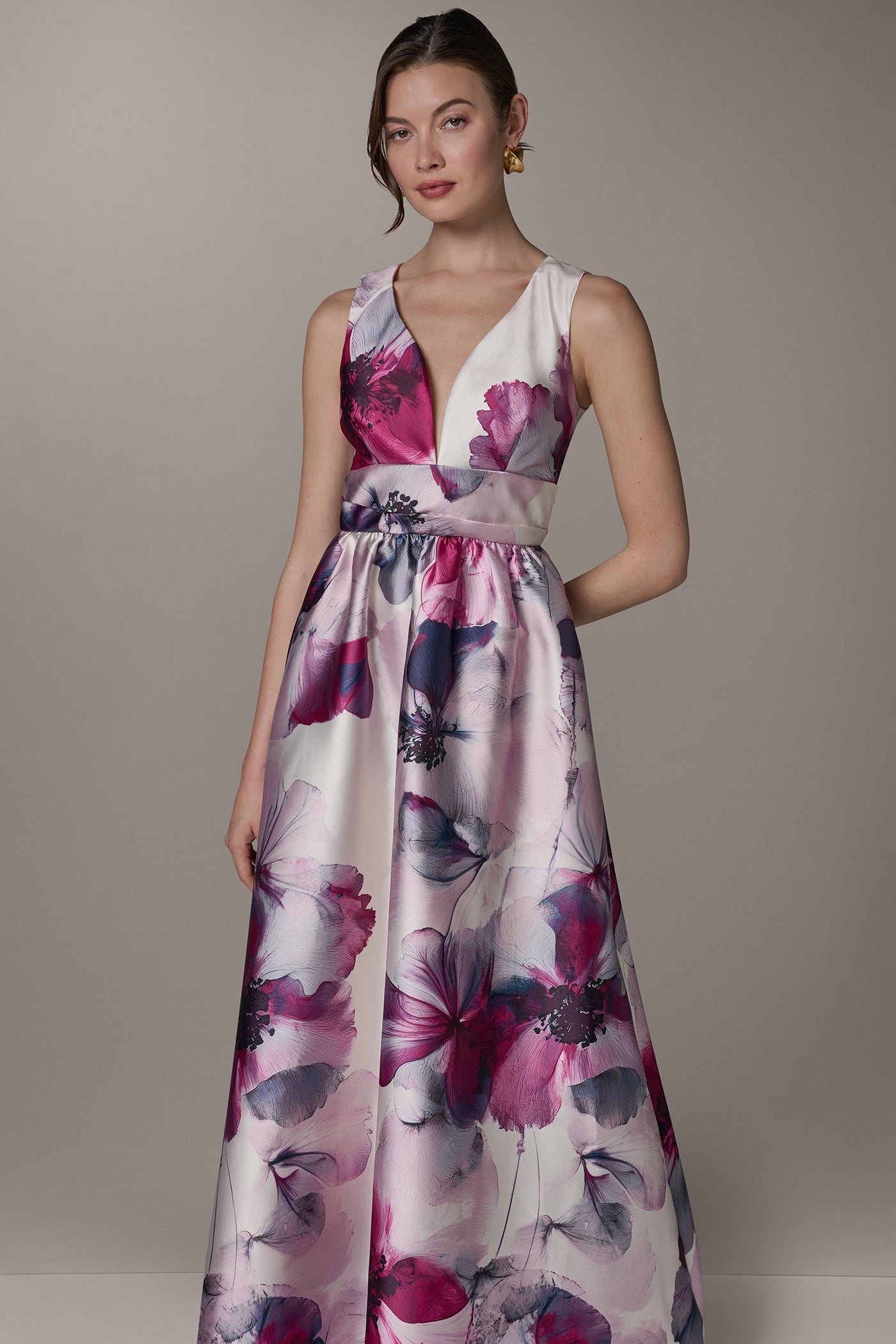 SLEEVELESS FIT AND FLARE GOWN