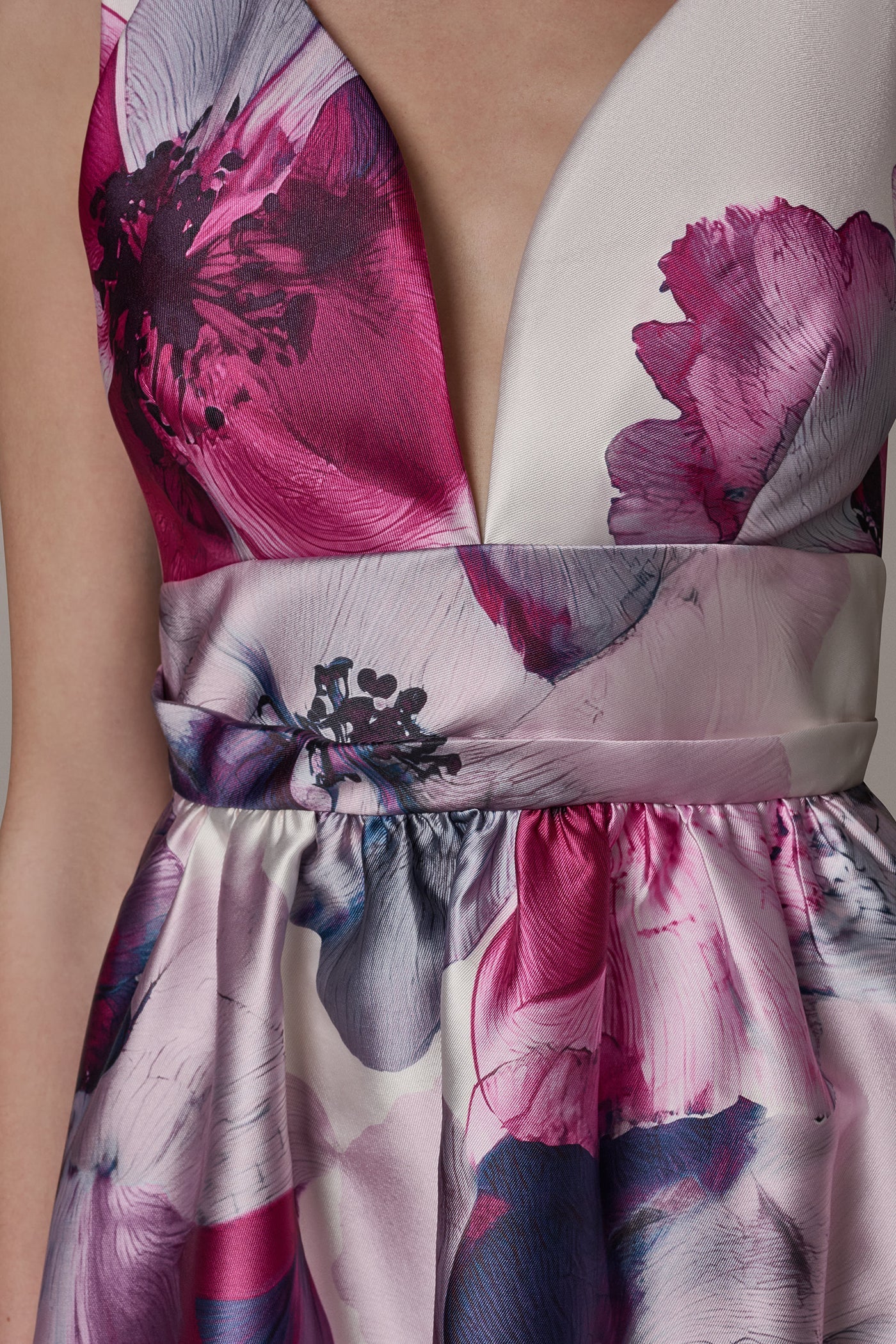 SLEEVELESS FIT AND FLARE GOWN
