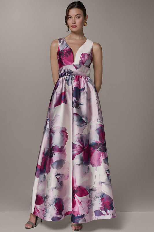 SLEEVELESS FIT AND FLARE GOWN