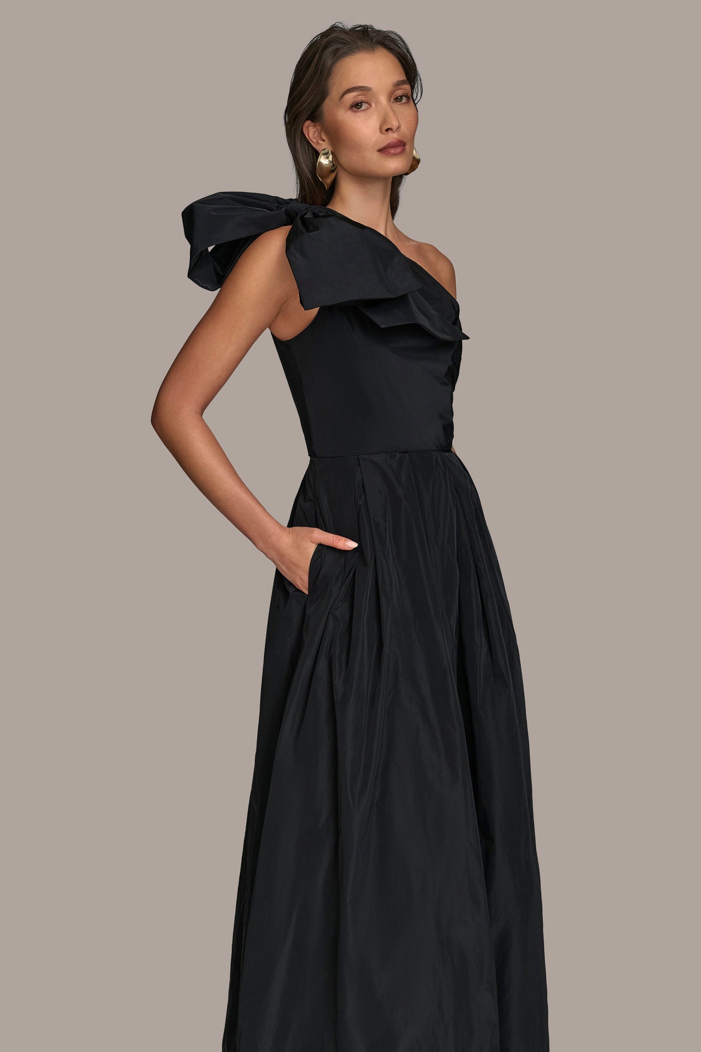 TAFFETA ONE-SHOULDER BALL GOWN