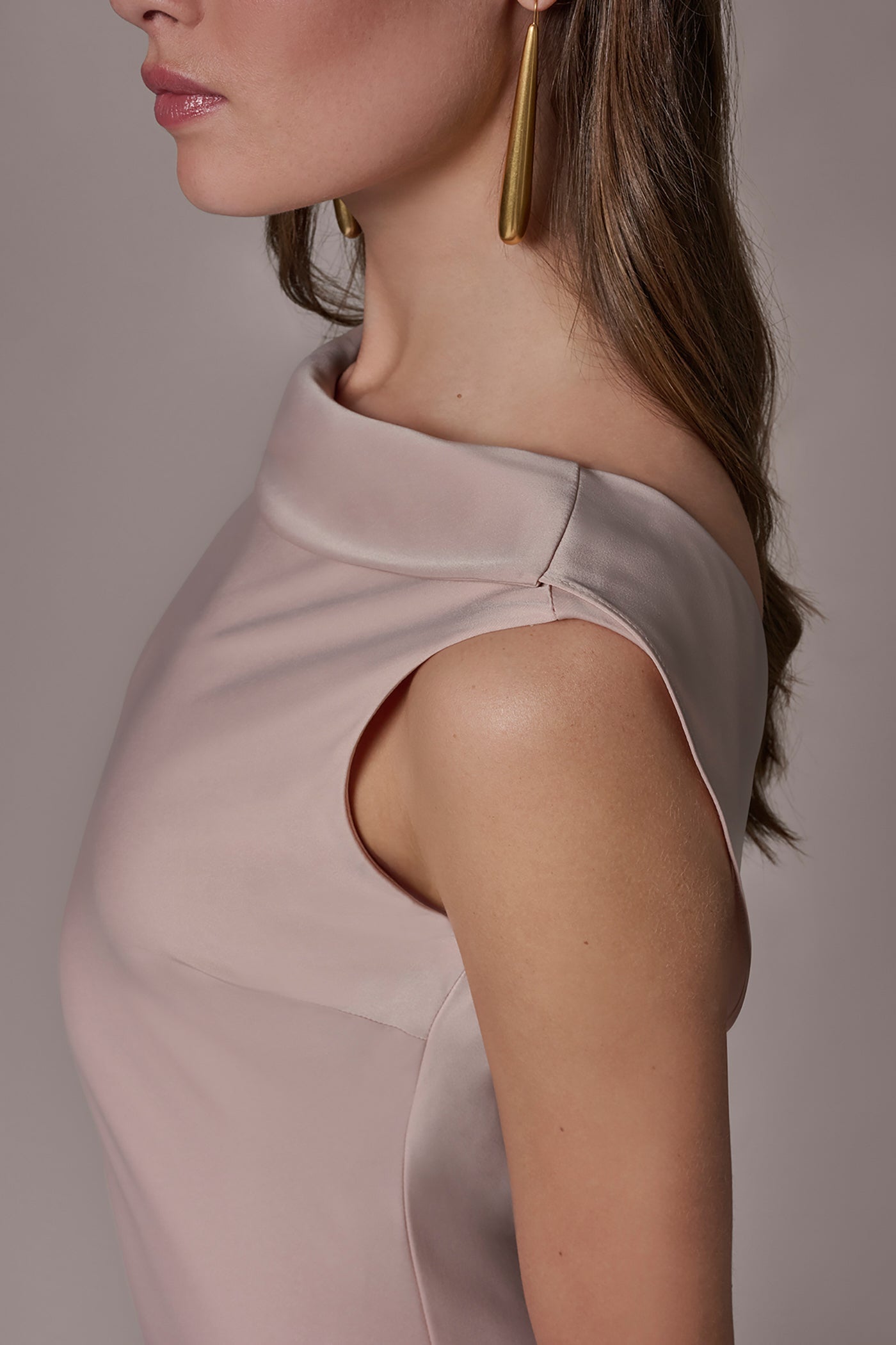 SATIN RUFFLE BACK GOWN