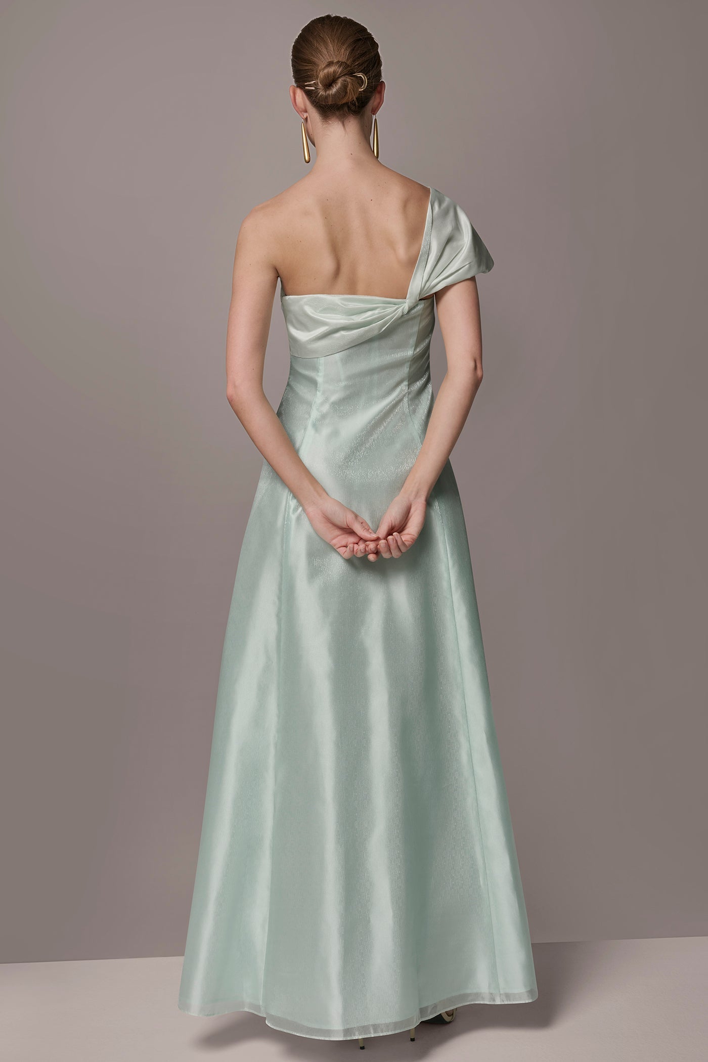ORGANZA TWIST ONE-SHOULDER BALL GOWN