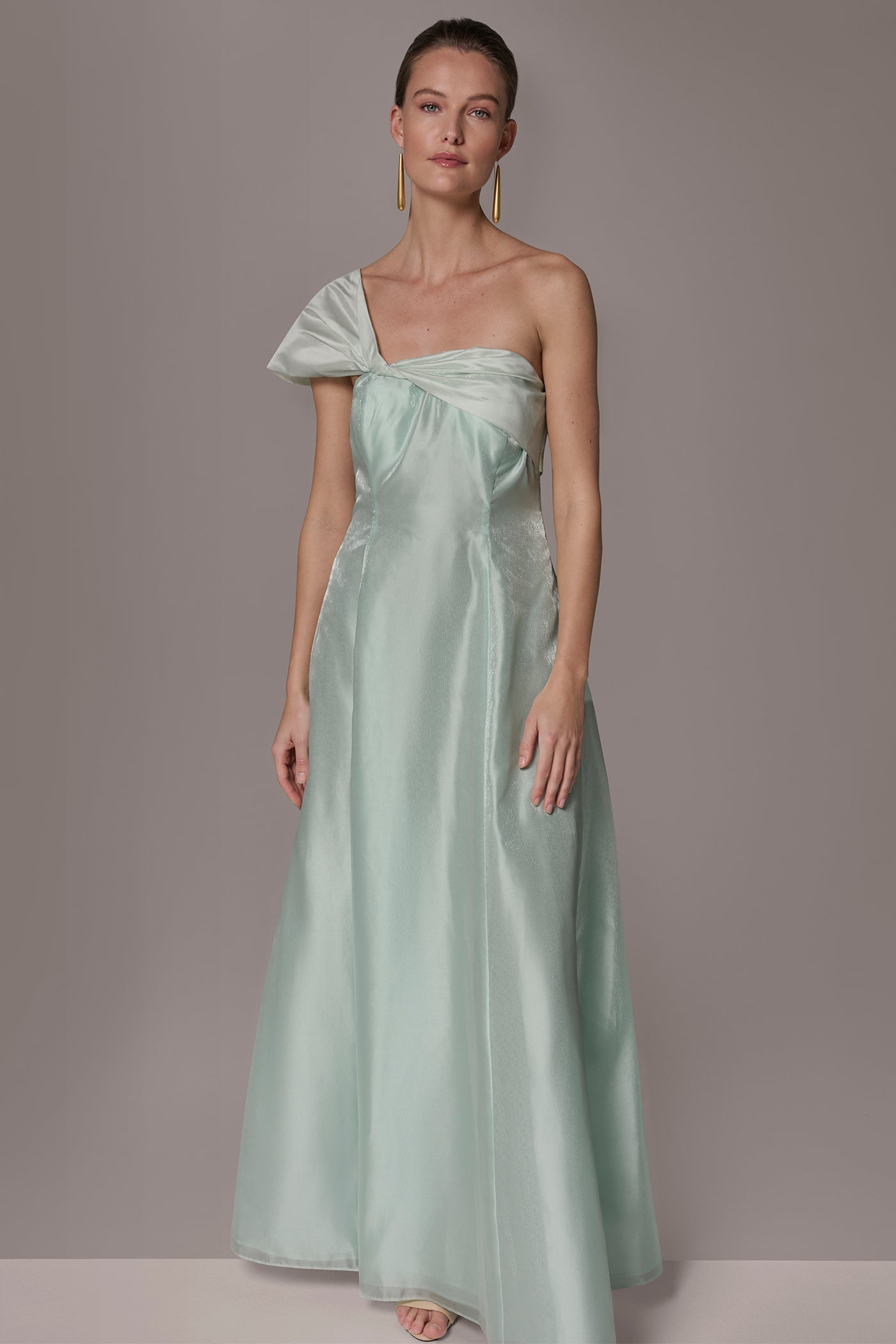 ORGANZA TWIST ONE-SHOULDER BALL GOWN