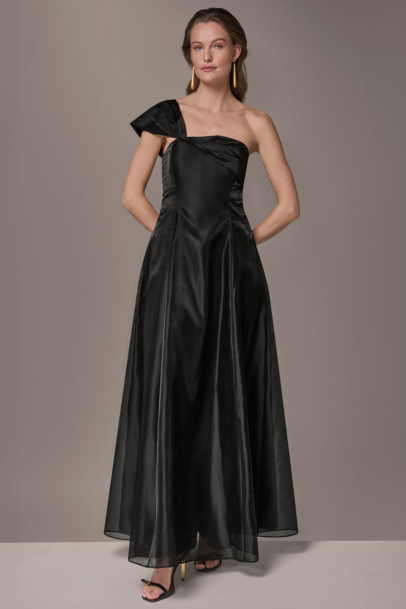 ORGANZA TWIST ONE-SHOULDER BALL GOWN