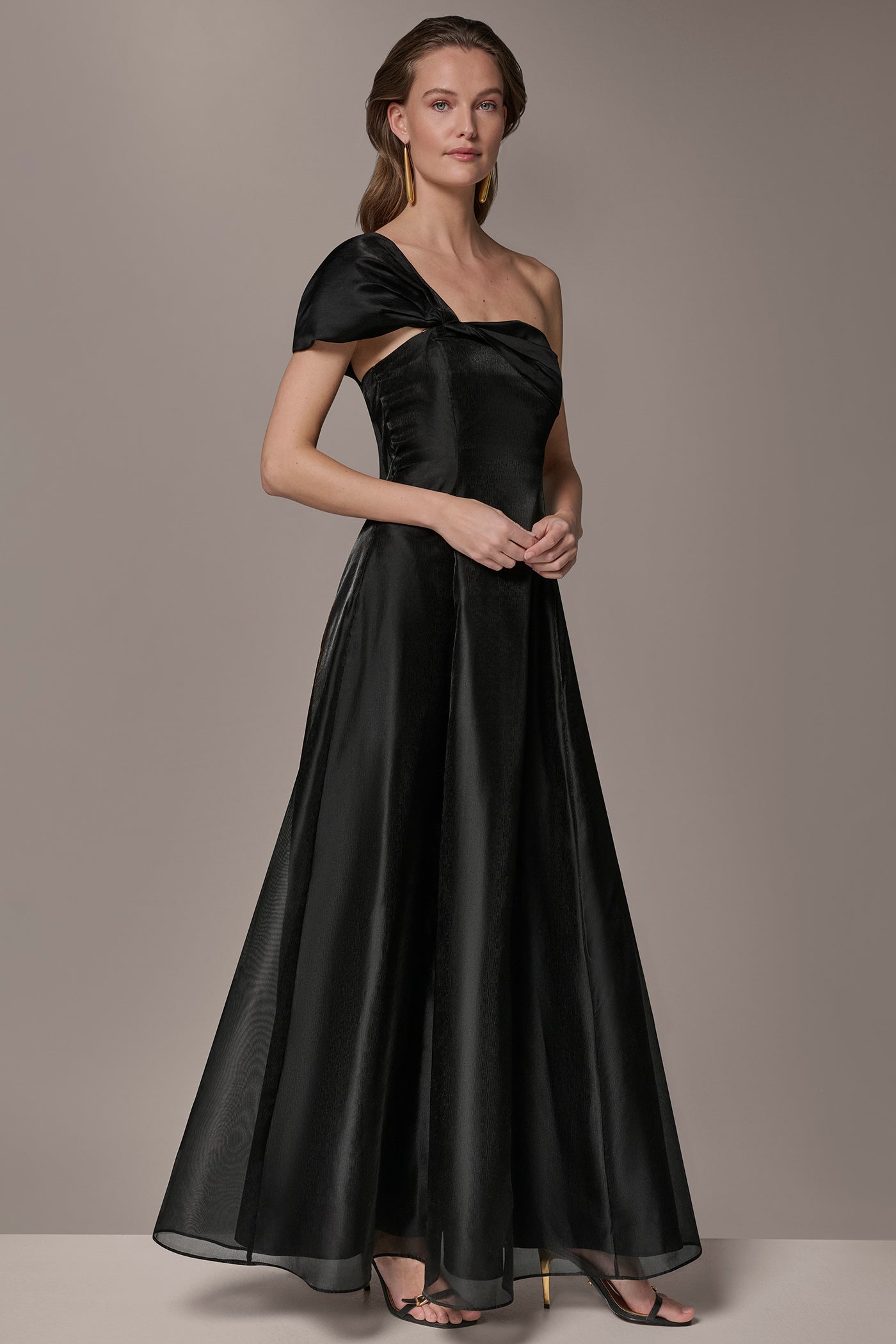 ORGANZA TWIST ONE-SHOULDER BALL GOWN