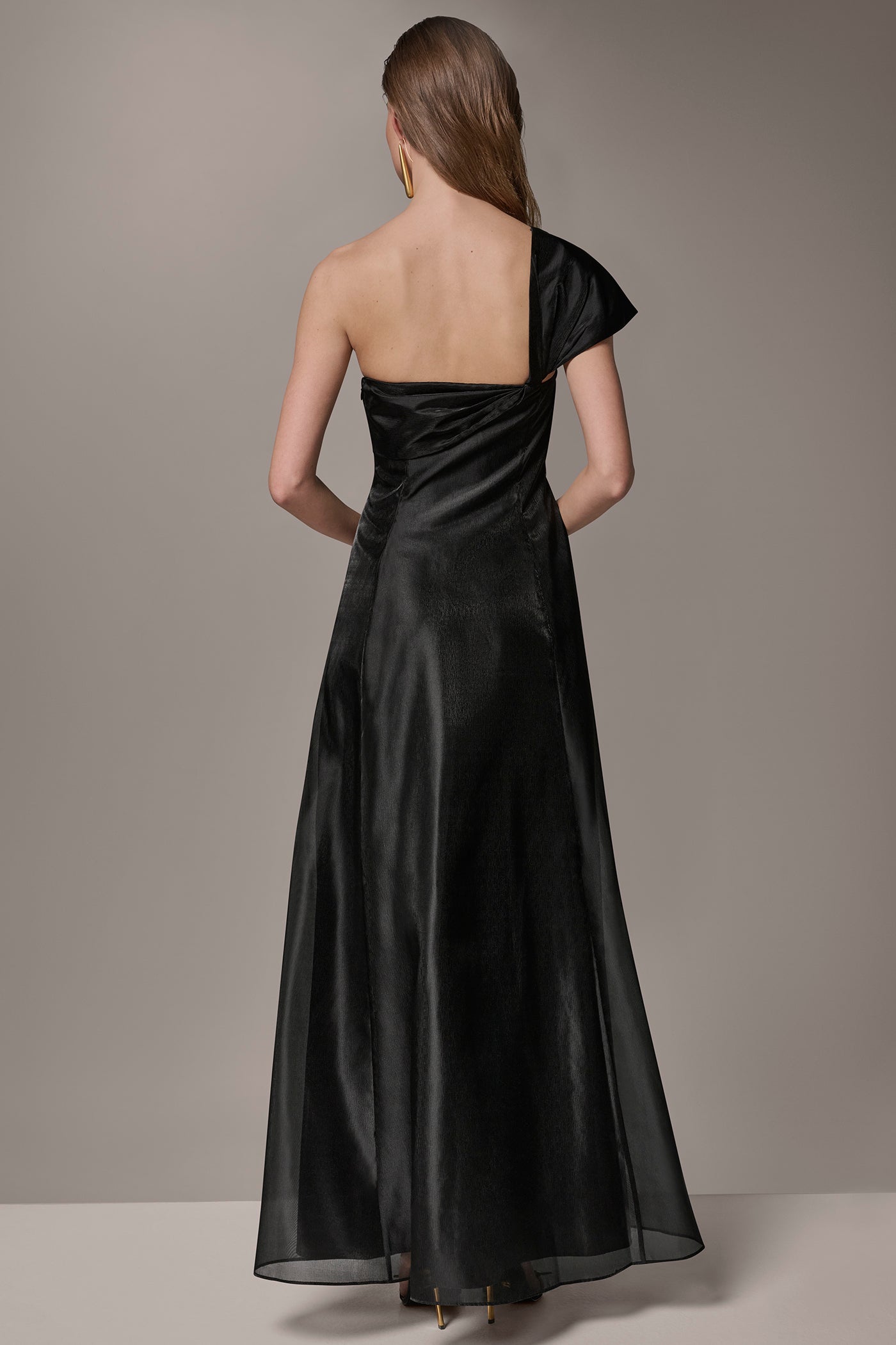 ORGANZA TWIST ONE-SHOULDER BALL GOWN