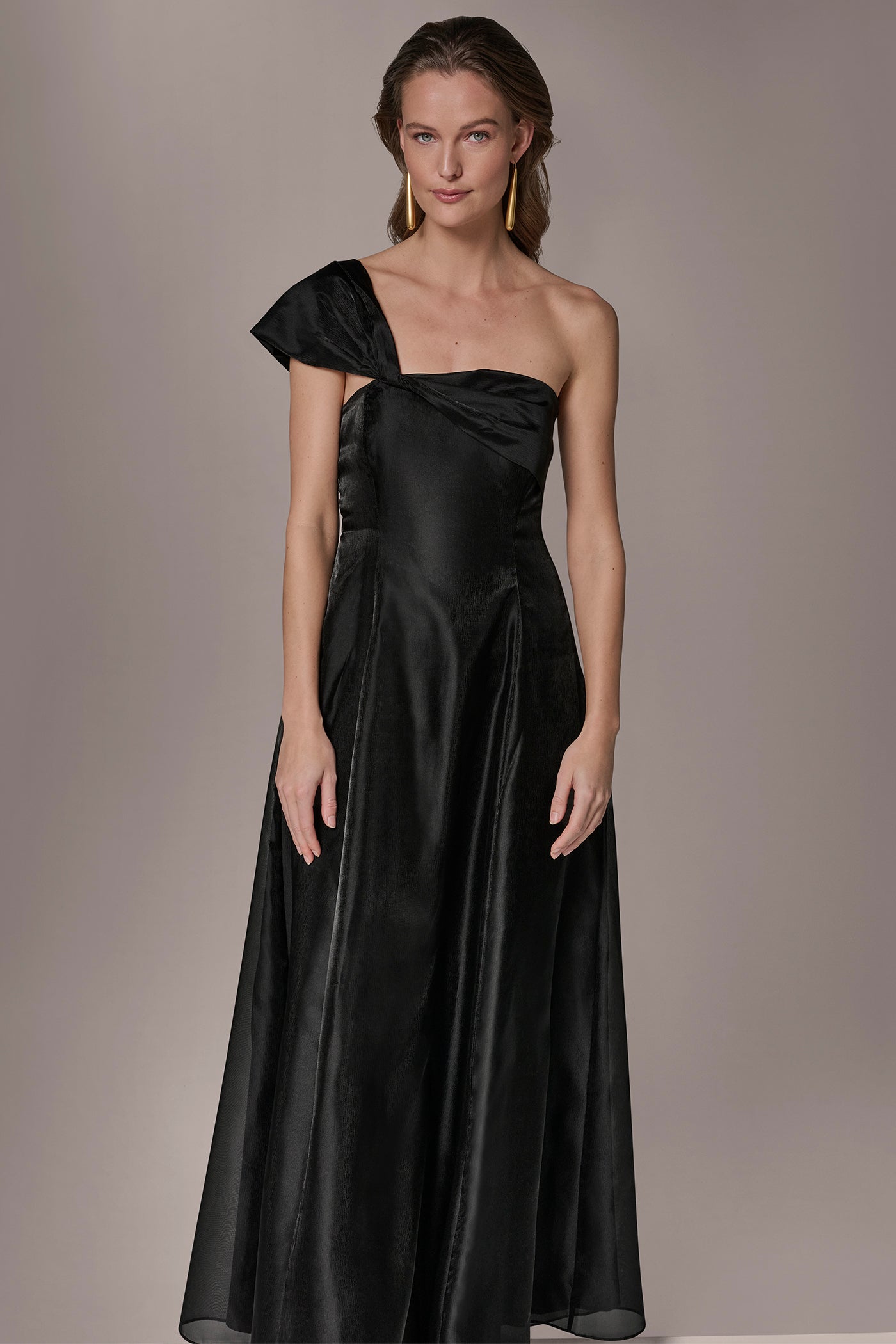 ORGANZA TWIST ONE-SHOULDER BALL GOWN