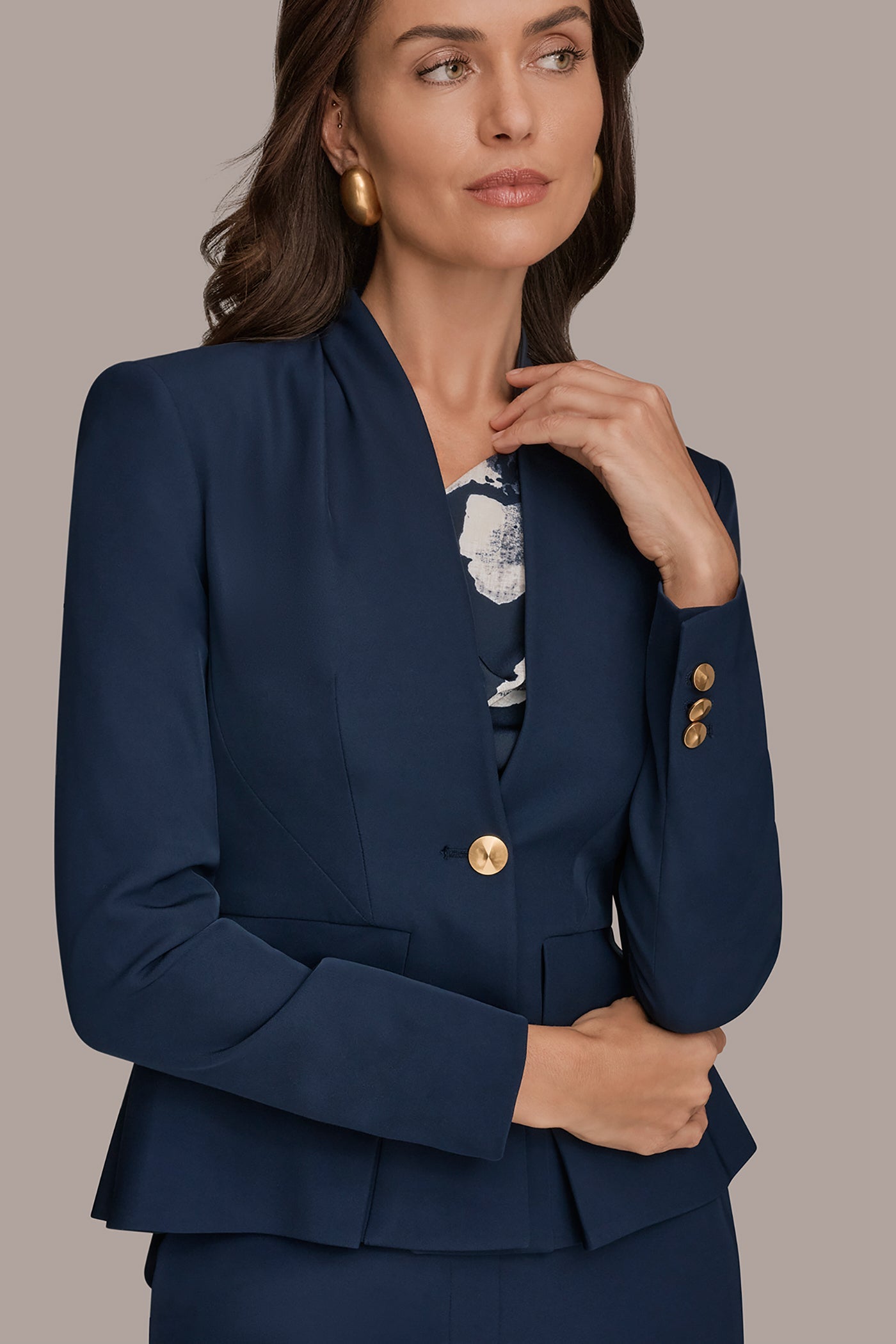 COLLARLESS PLEATED PEPLUM BLAZER